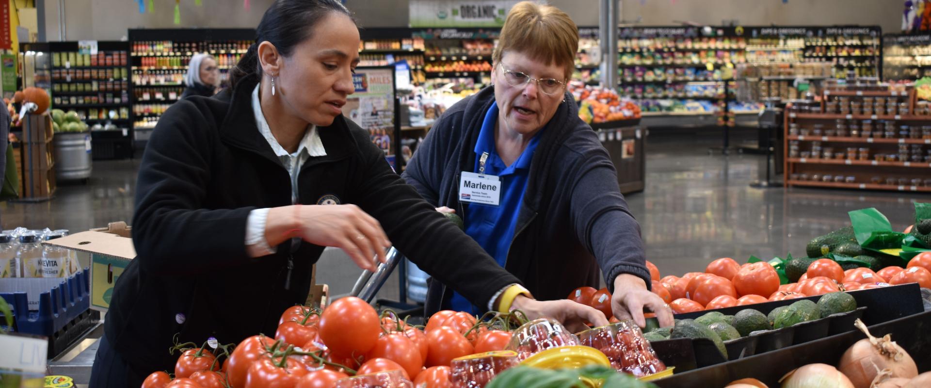 Rep. Davids at the Price Chopper in Roeland Park